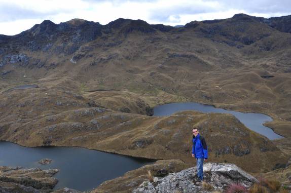 Caminhando no Parque Nacional Cajas, na região de Cuenca, no Equador
